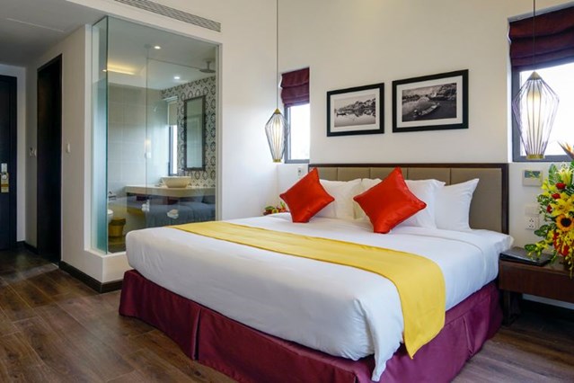 Grand Superior Double with Pool & Garden View